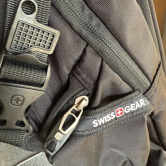 SWISSGEAR Black Backpack - Picture 6 of 10